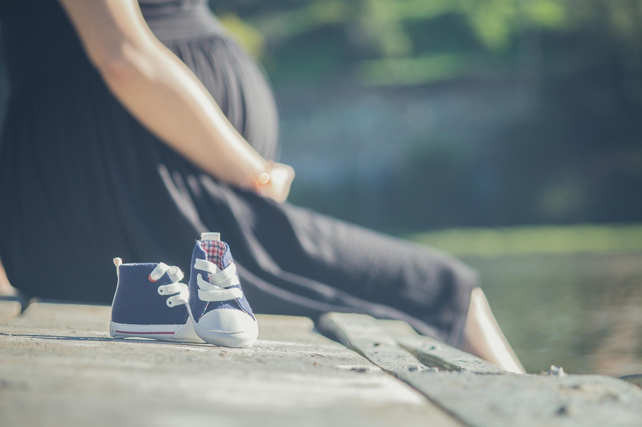 pregnant, shoes babies, spring, hold on, new mom, pregnancy, baby, nature, sitting